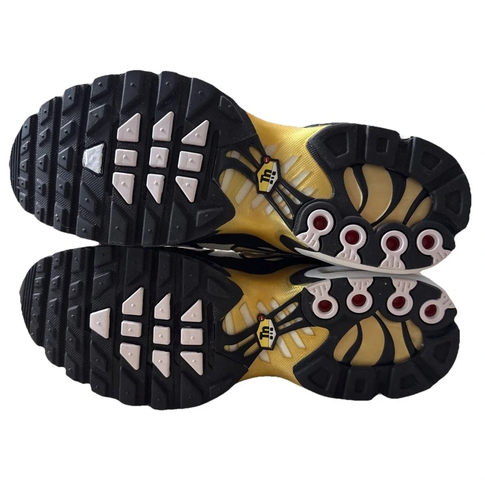 Nike Air Max Plus White Metallic Gold | CZ9188-001  Size Men 8 Women 9.5